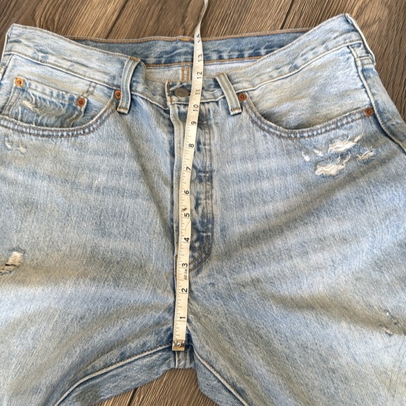 Distressed Levi’s 501 faded blue denim jeans size 31 - Picture 13 of 15